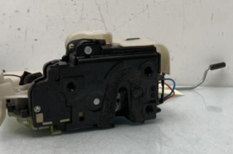 Serrure avant droit VOLKSWAGEN POLO 4