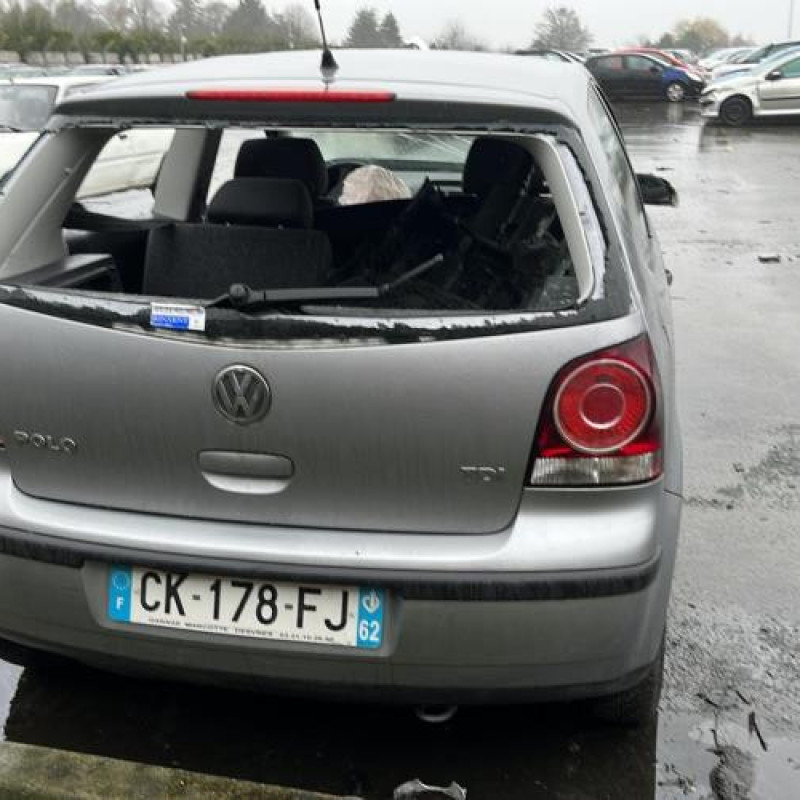 Serrure avant droit VOLKSWAGEN POLO 4 Photo n°8