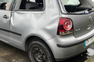 Serrure avant droit VOLKSWAGEN POLO 4