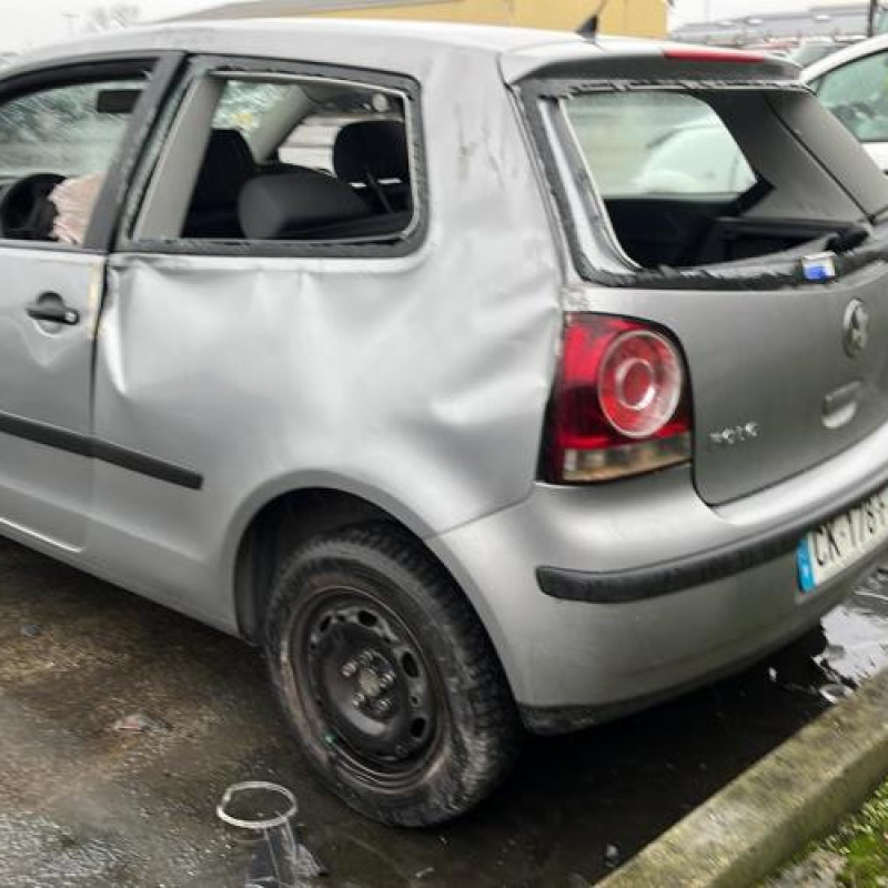 Serrure avant droit VOLKSWAGEN POLO 4 Photo n°9