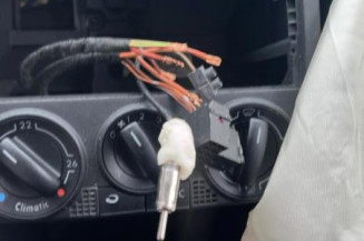 Serrure avant droit VOLKSWAGEN POLO 4