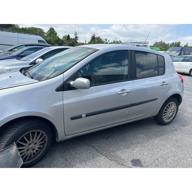 Feu arriere principal gauche (feux) RENAULT CLIO 3 Photo n°10