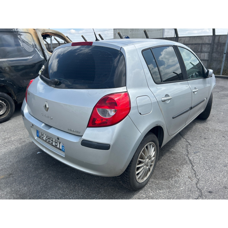 Feu arriere principal gauche (feux) RENAULT CLIO 3 Photo n°12