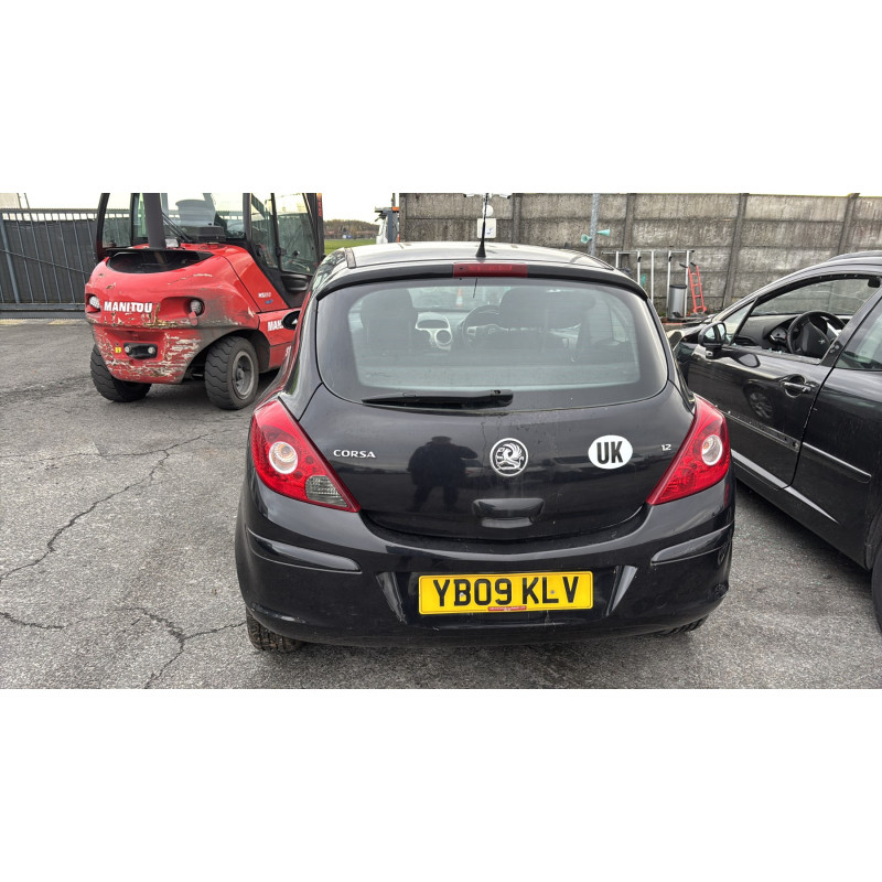 Pare choc arriere OPEL CORSA D Photo n°11