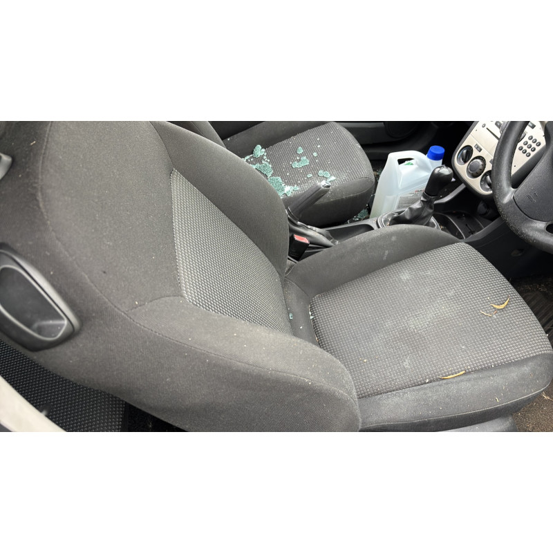 Pare choc arriere OPEL CORSA D Photo n°15