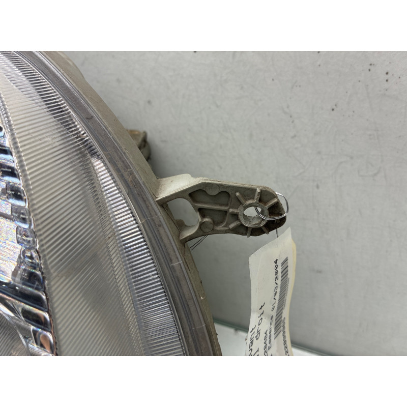 Optique avant principal droit (feux)(phare) OPEL AGILA A Photo n°1