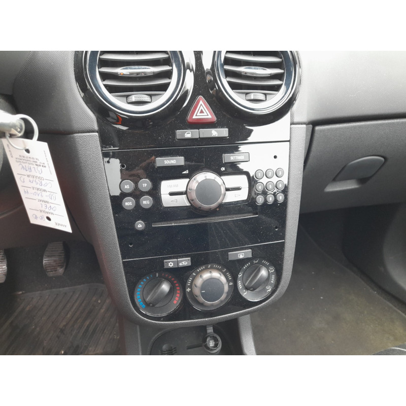 Porte avant gauche OPEL CORSA D Photo n°14