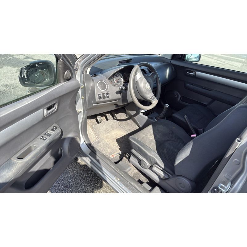 Feu arriere principal droit (feux) SUZUKI SWIFT 3 Photo n°20