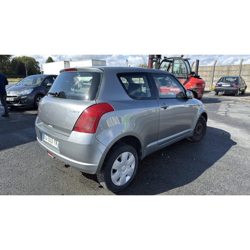Feu arriere principal gauche (feux) SUZUKI SWIFT 3 Photo n°10