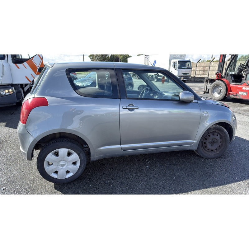 Feu arriere principal gauche (feux) SUZUKI SWIFT 3 Photo n°14