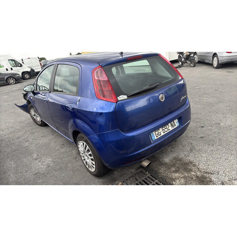 Pare choc arriere FIAT PUNTO EVO 3 Photo n°12