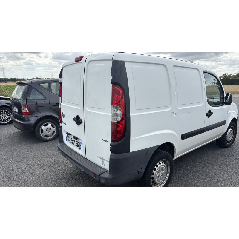 Feu arriere principal gauche (feux) FIAT DOBLO 1 Photo n°6