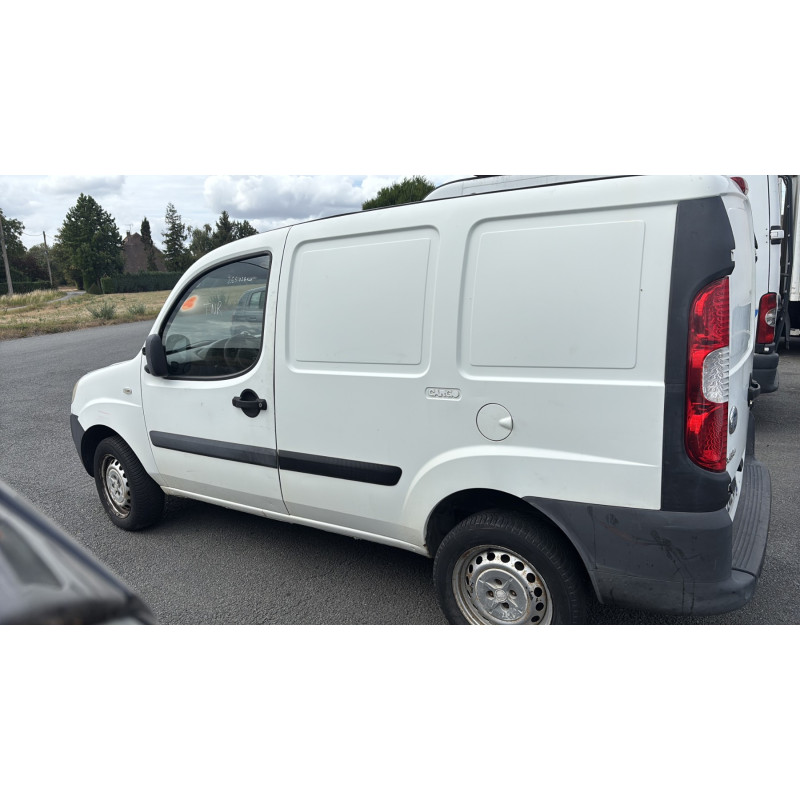 Feu arriere principal gauche (feux) FIAT DOBLO 1 Photo n°9