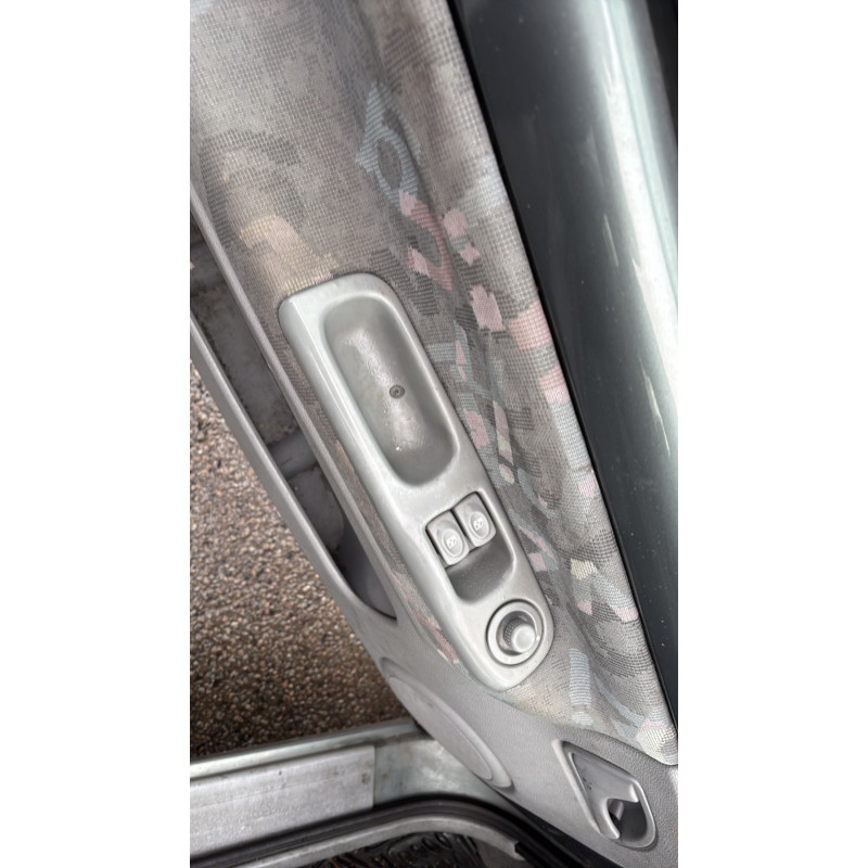 Malle/Hayon arriere RENAULT TWINGO 1 Photo n°15