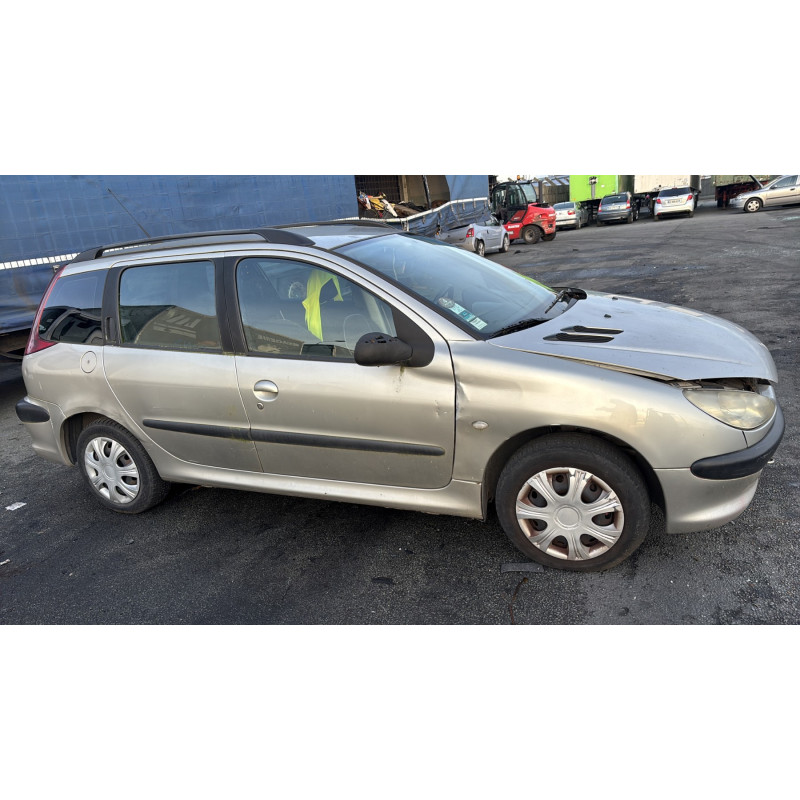 Lunette arriere PEUGEOT 206 Photo n°8