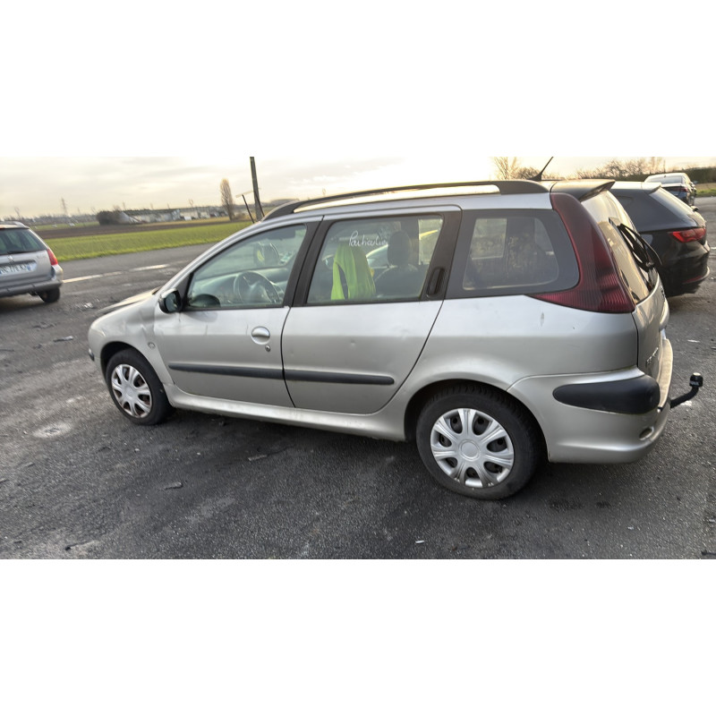 Lunette arriere PEUGEOT 206 Photo n°12