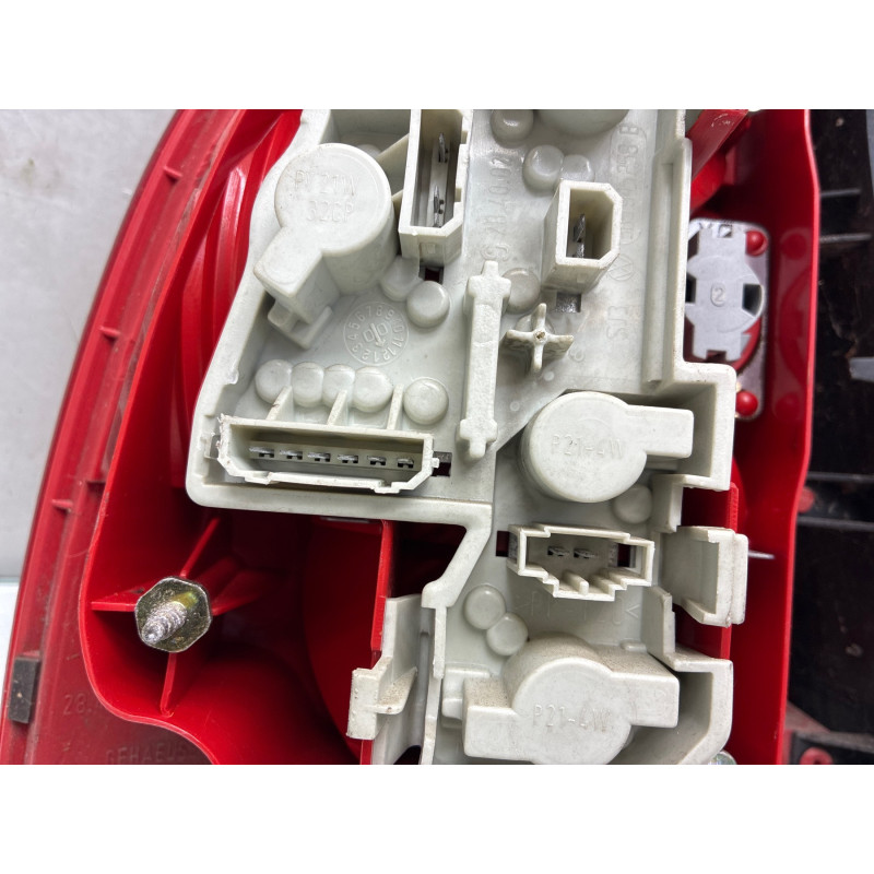 Feu arriere principal droit (feux) VOLKSWAGEN PASSAT 4 Photo n°4