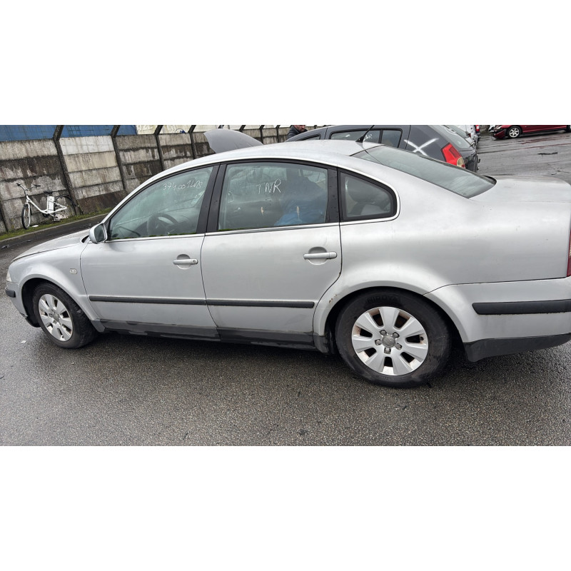 Feu arriere principal droit (feux) VOLKSWAGEN PASSAT 4 Photo n°12