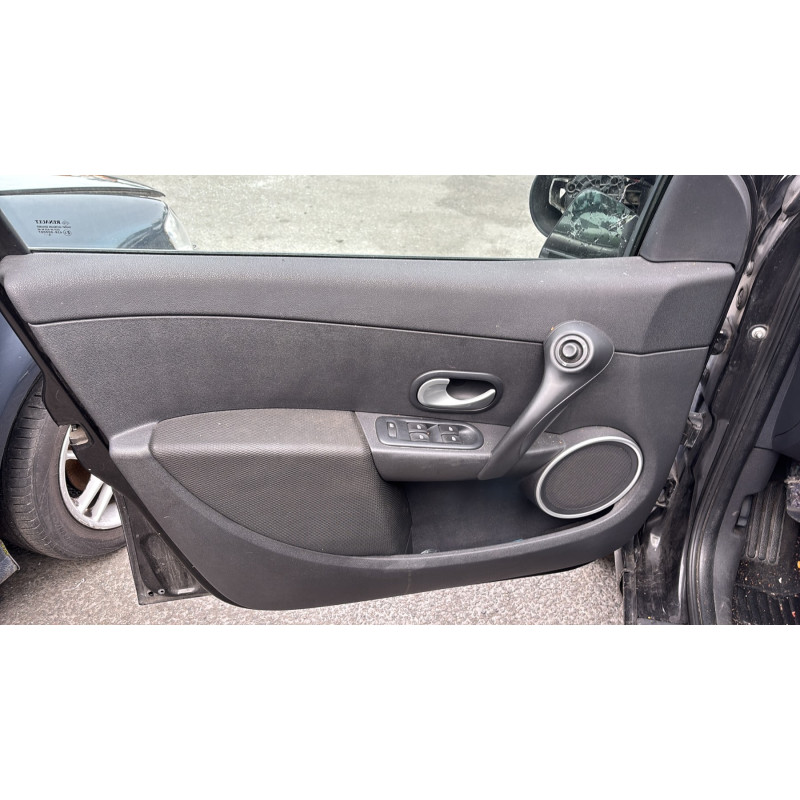 Feu arriere principal gauche (feux) RENAULT CLIO 3 Photo n°16