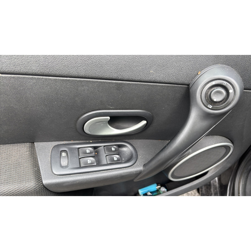 Feu arriere principal gauche (feux) RENAULT CLIO 3 Photo n°17