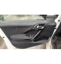 Feu arriere stop central PEUGEOT 208 1