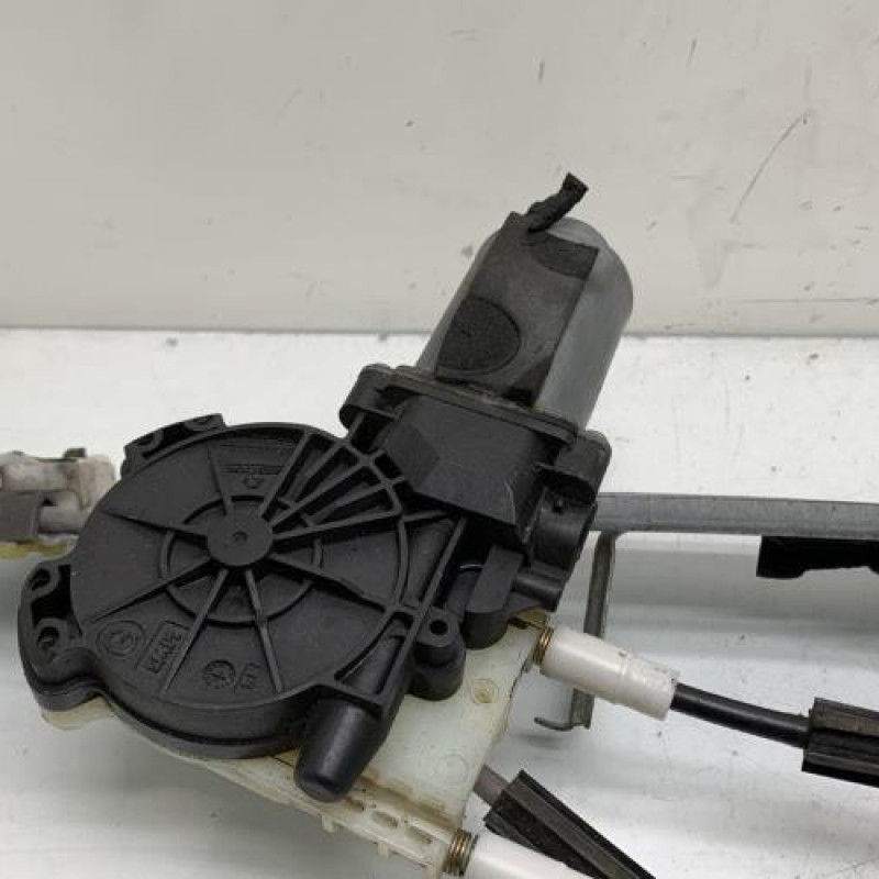Leve vitre electrique avant droit RENAULT MEGANE 2 Photo n°2