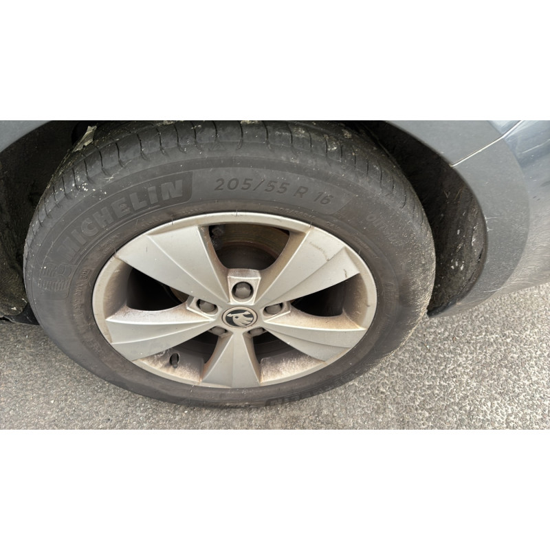 Renfort pare choc arriere (traverse) SKODA OCTAVIA 3 Photo n°15