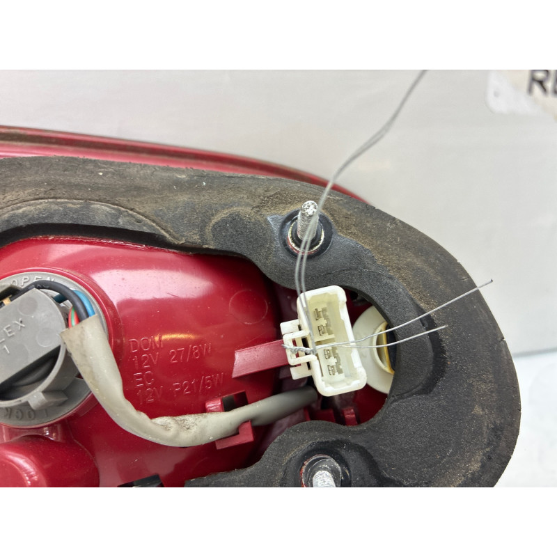 Feu arriere secondaire droit (feux) HYUNDAI SANTA FE 2 Photo n°3