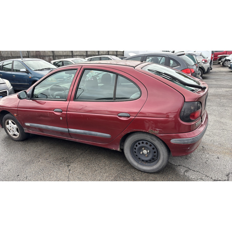 Anti brouillard gauche (feux) RENAULT MEGANE 1 Photo n°9