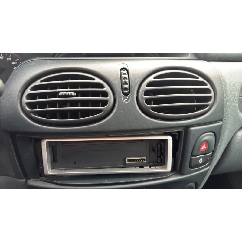 Anti brouillard gauche (feux) RENAULT MEGANE 1 Photo n°19