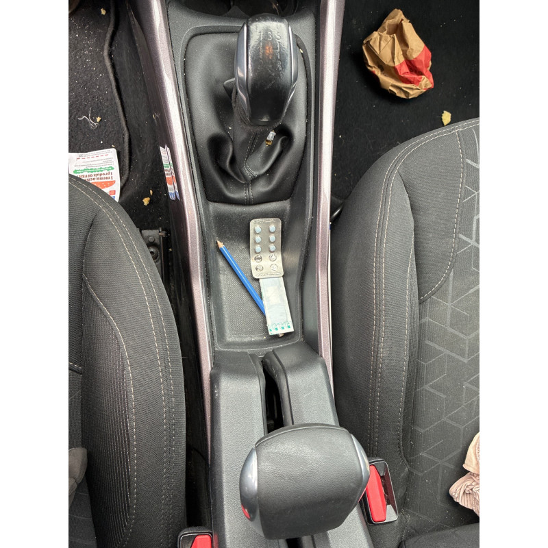 PEUGEOT 2008 1 PHASE 1 1.6 BLUE HDI - 8V TURBO Photo n°29