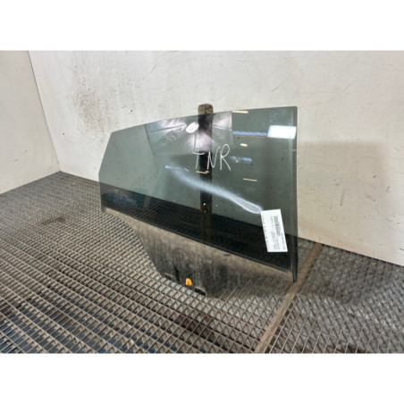 Vitre arriere droit FORD FIESTA 6