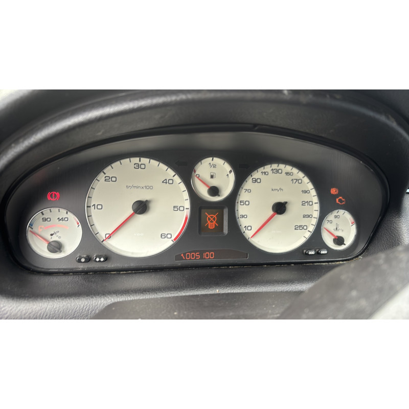 Bouton de coffre PEUGEOT 607 Photo n°20