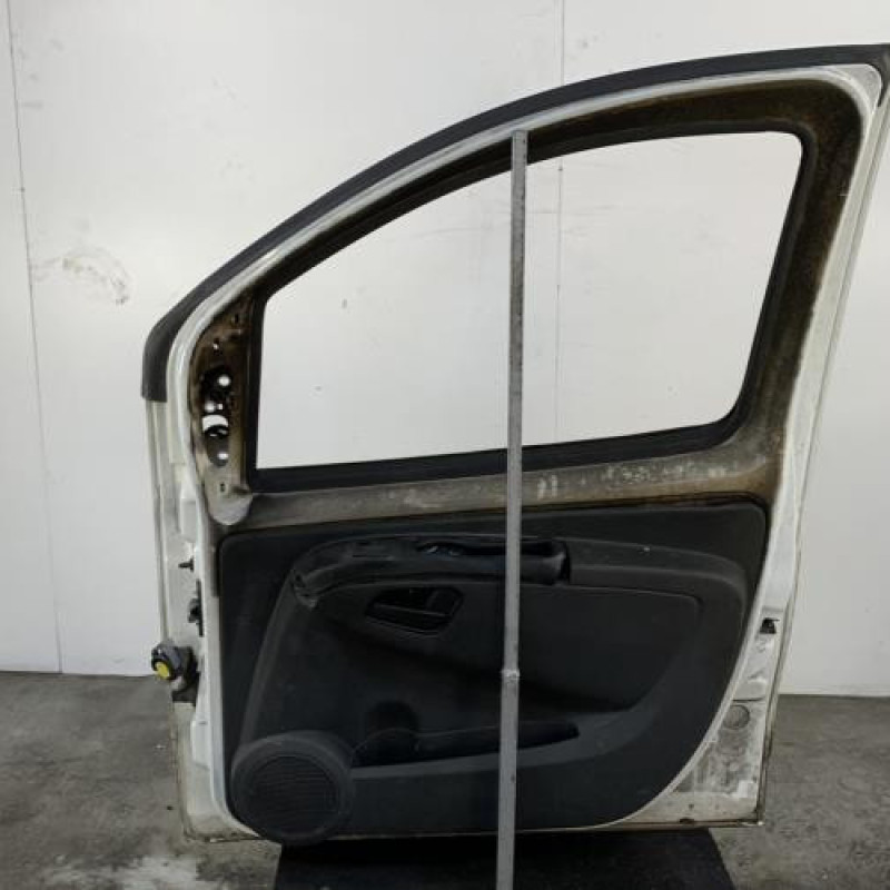 Porte avant droit PEUGEOT BIPPER Photo n°8