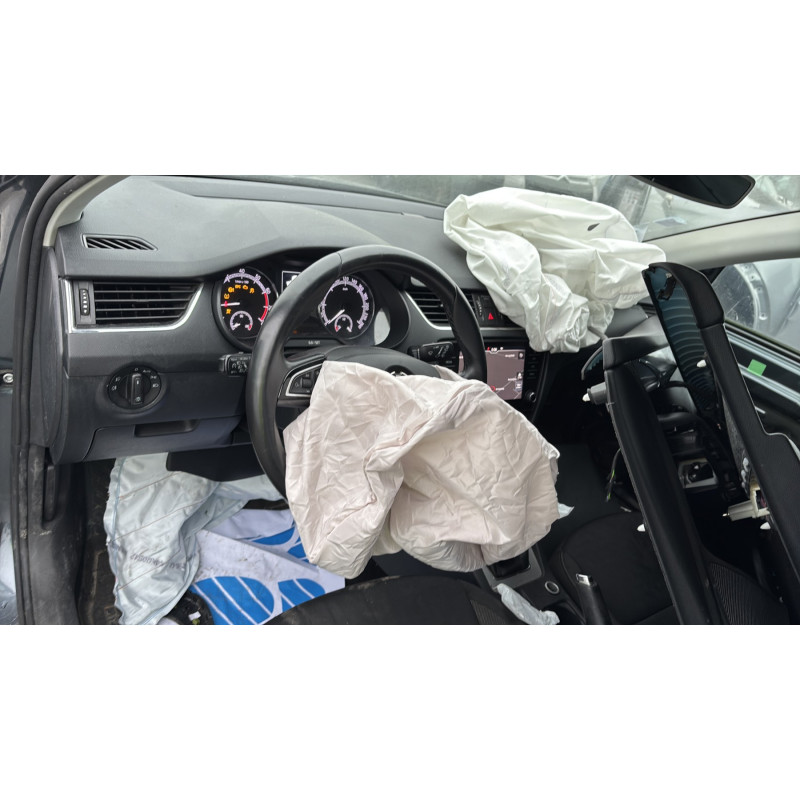 Pare choc arriere SKODA OCTAVIA 3 Photo n°19