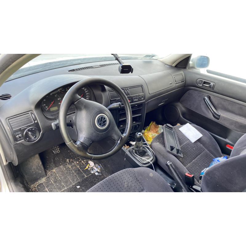 Vitre avant droit VOLKSWAGEN BORA Photo n°17