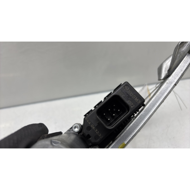 Leve vitre electrique arriere gauche OPEL ASTRA H Photo n°3