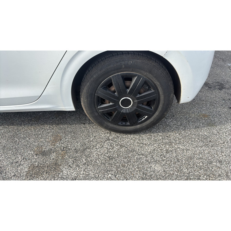 Feu arriere stop central PEUGEOT 208 1 Photo n°15