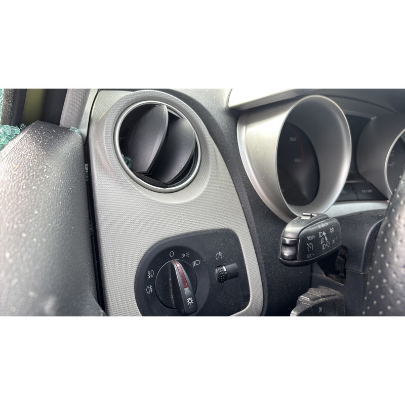 Poignee interieur avant droit SEAT IBIZA 4 Photo n°16