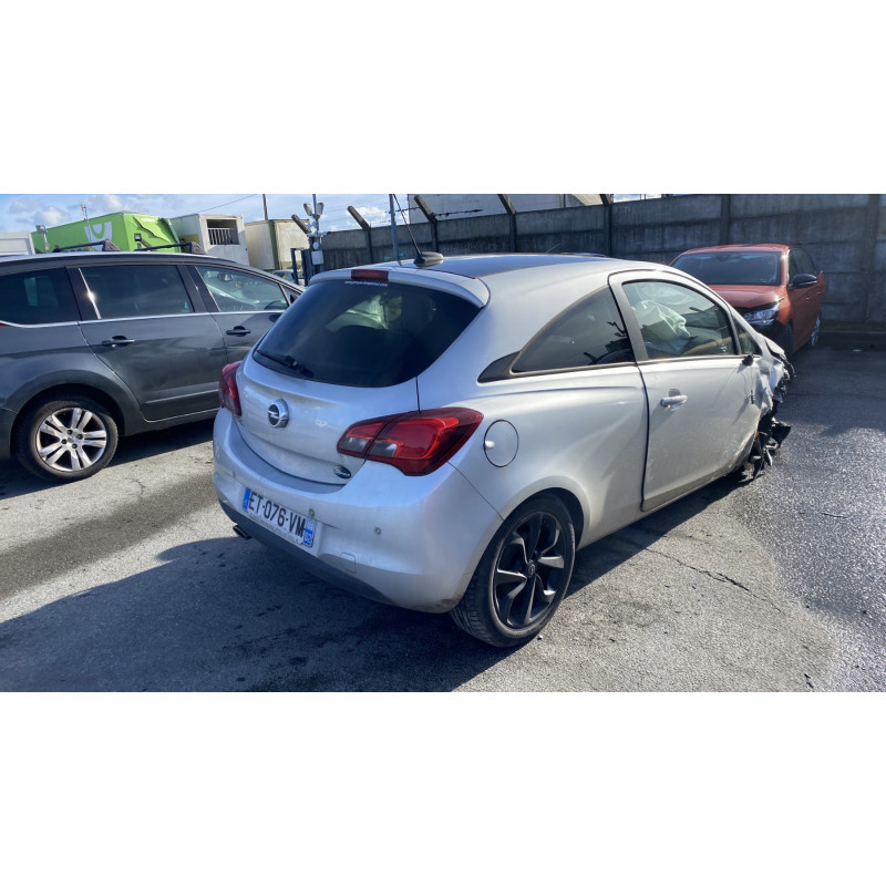Feu arriere stop central OPEL CORSA E Photo n°7