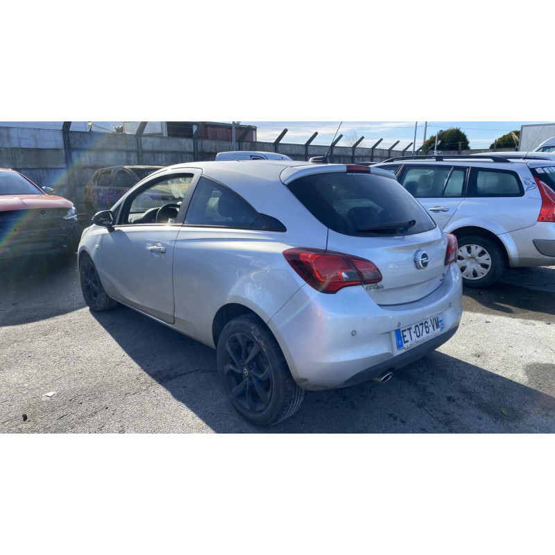 Feu arriere stop central OPEL CORSA E Photo n°8