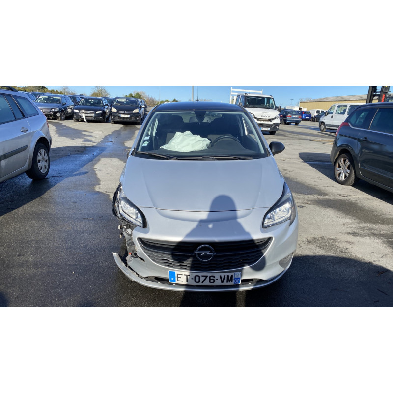 Feu arriere stop central OPEL CORSA E Photo n°10
