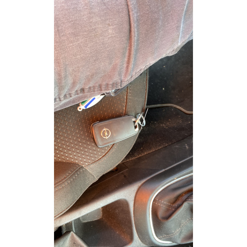 Feu arriere stop central OPEL CORSA E Photo n°14