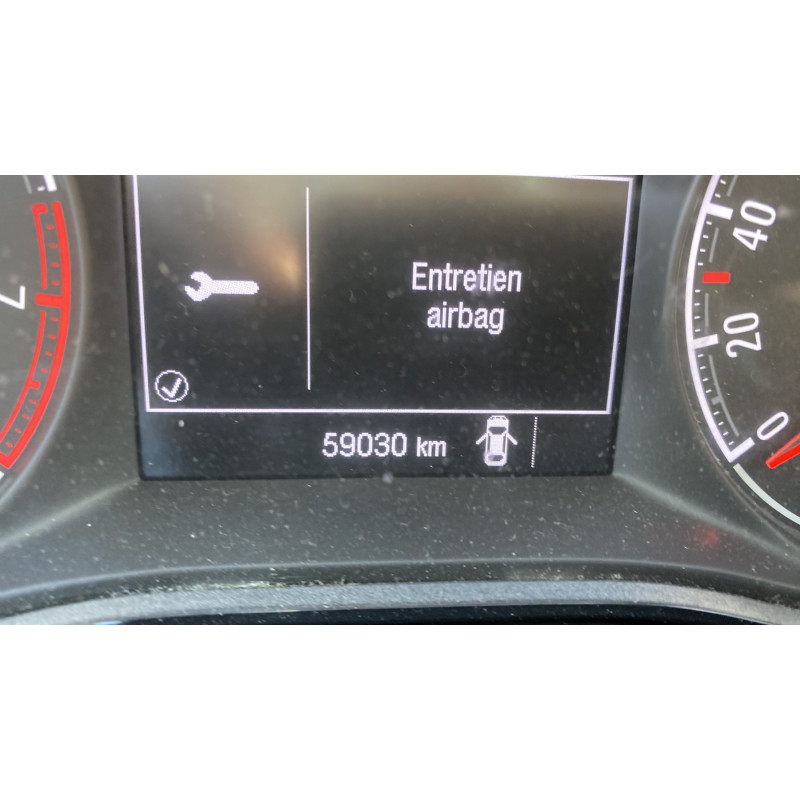 Feu arriere stop central OPEL CORSA E Photo n°15