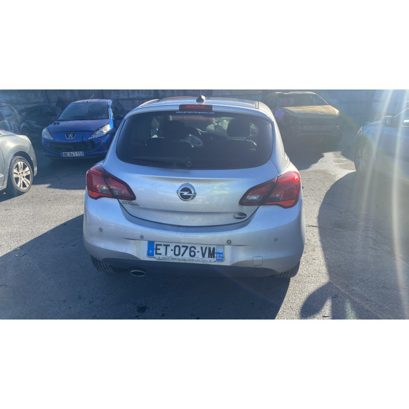 Feu arriere stop central OPEL CORSA E Photo n°20