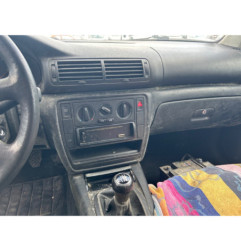 Aile avant droit VOLKSWAGEN PASSAT 4