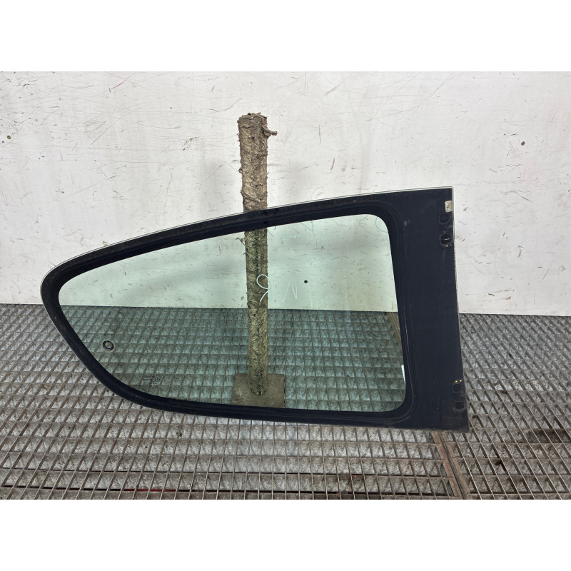 Vitre arriere gauche CITROEN C1 1 Photo n°2