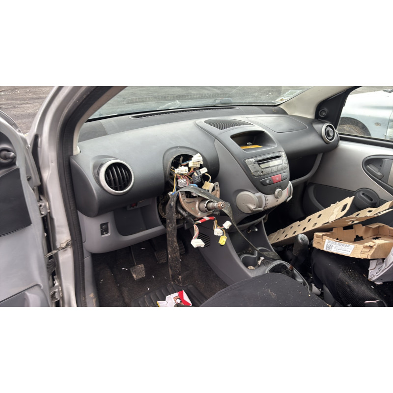 Vitre arriere gauche CITROEN C1 1 Photo n°16