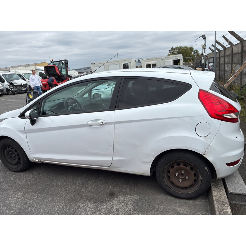FORD FIESTA 6 PHASE 1 1.6 TDCI - 8V TURBO Photo n°5