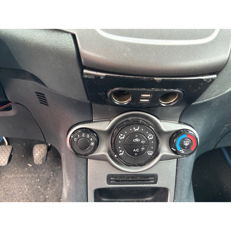 FORD FIESTA 6 PHASE 1 1.6 TDCI - 8V TURBO Photo n°19